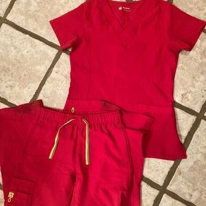 Wonderwink scrub set